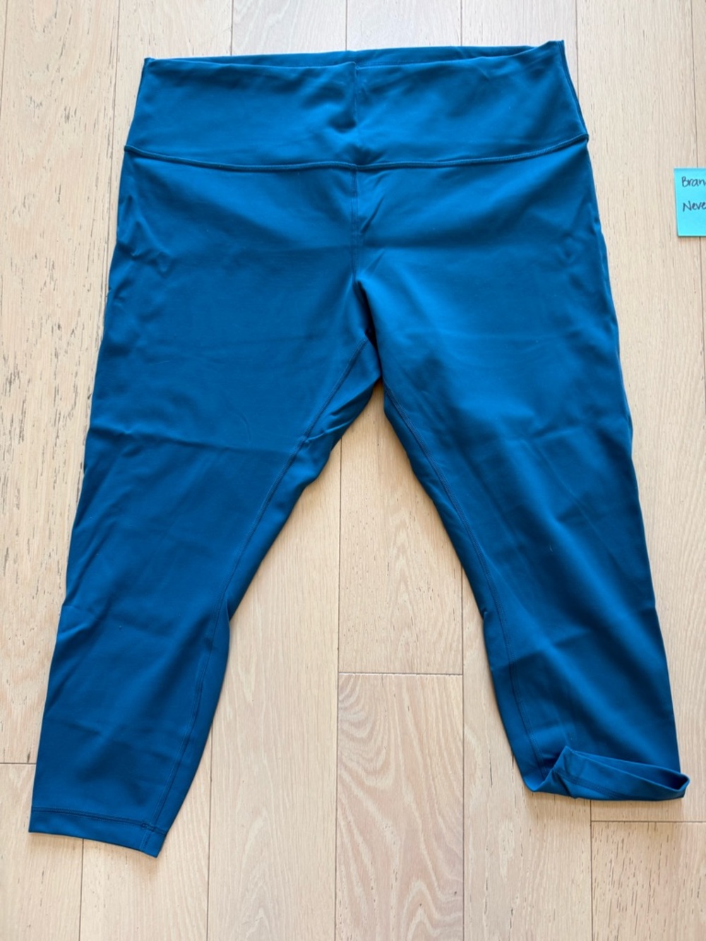 lululemon athletica Women’s Blue Capri Leggings